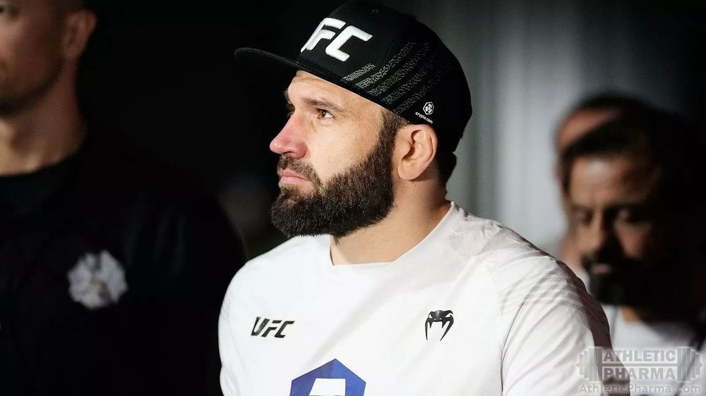 Боец UFC Азамат Мурзаканов