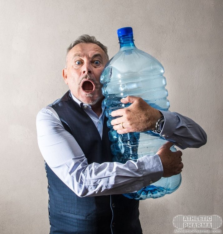 Огромная бутылка от воды